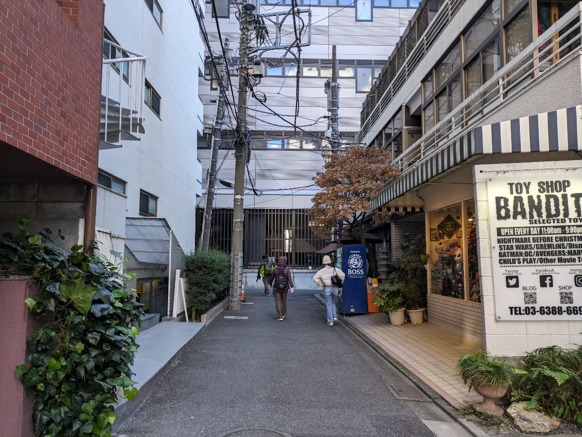 v20250611150815/fresh/building/J00100377478_19