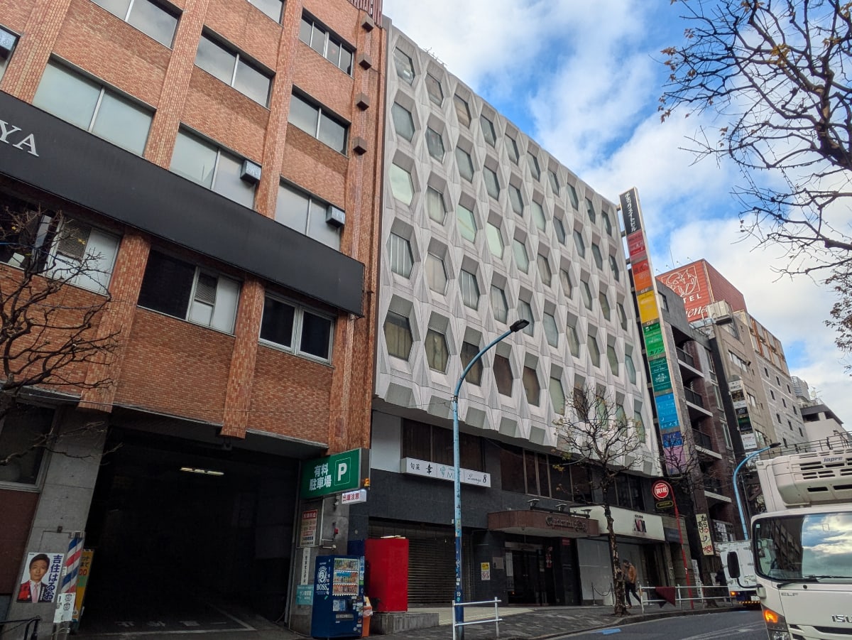 v20250611150815/fresh/building/J00100385109_12