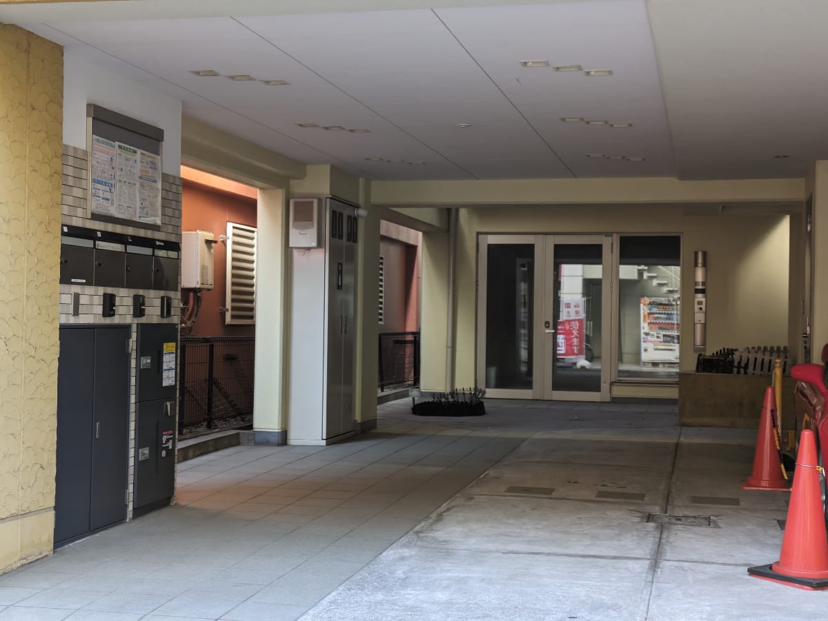 v20250611150815/fresh/building/J00100406074_3