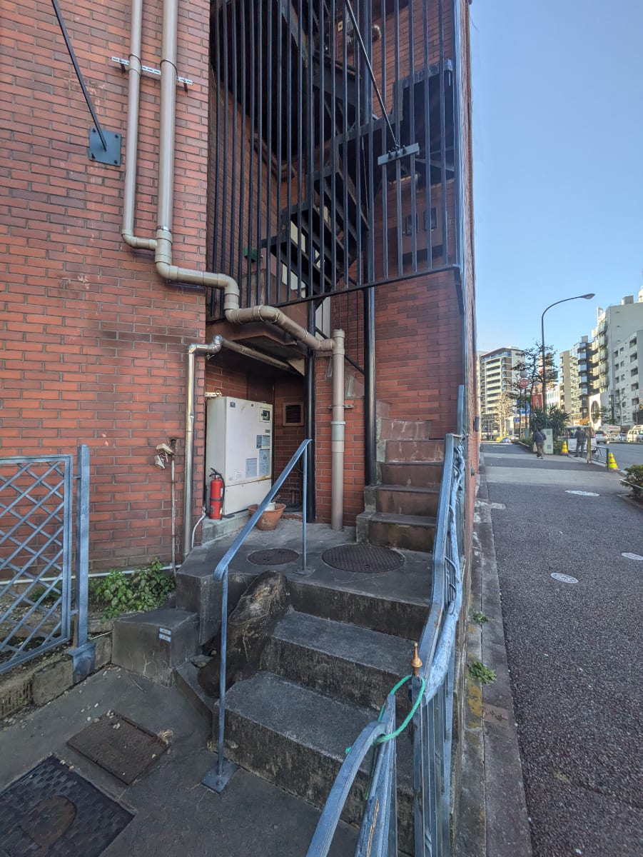 v20250611150815/fresh/building/J00100493400_4