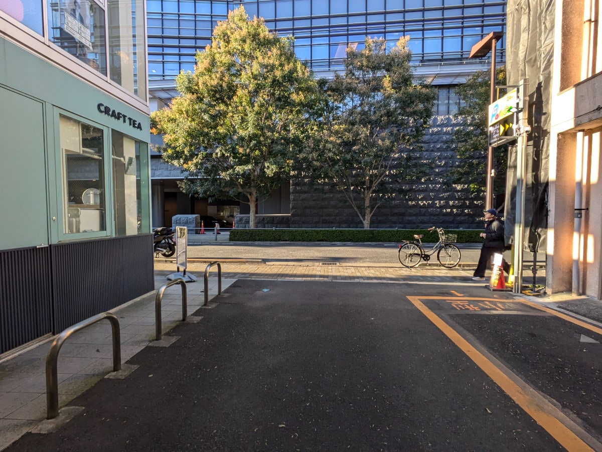 v20250612150701/fresh/building/J00100427323_9