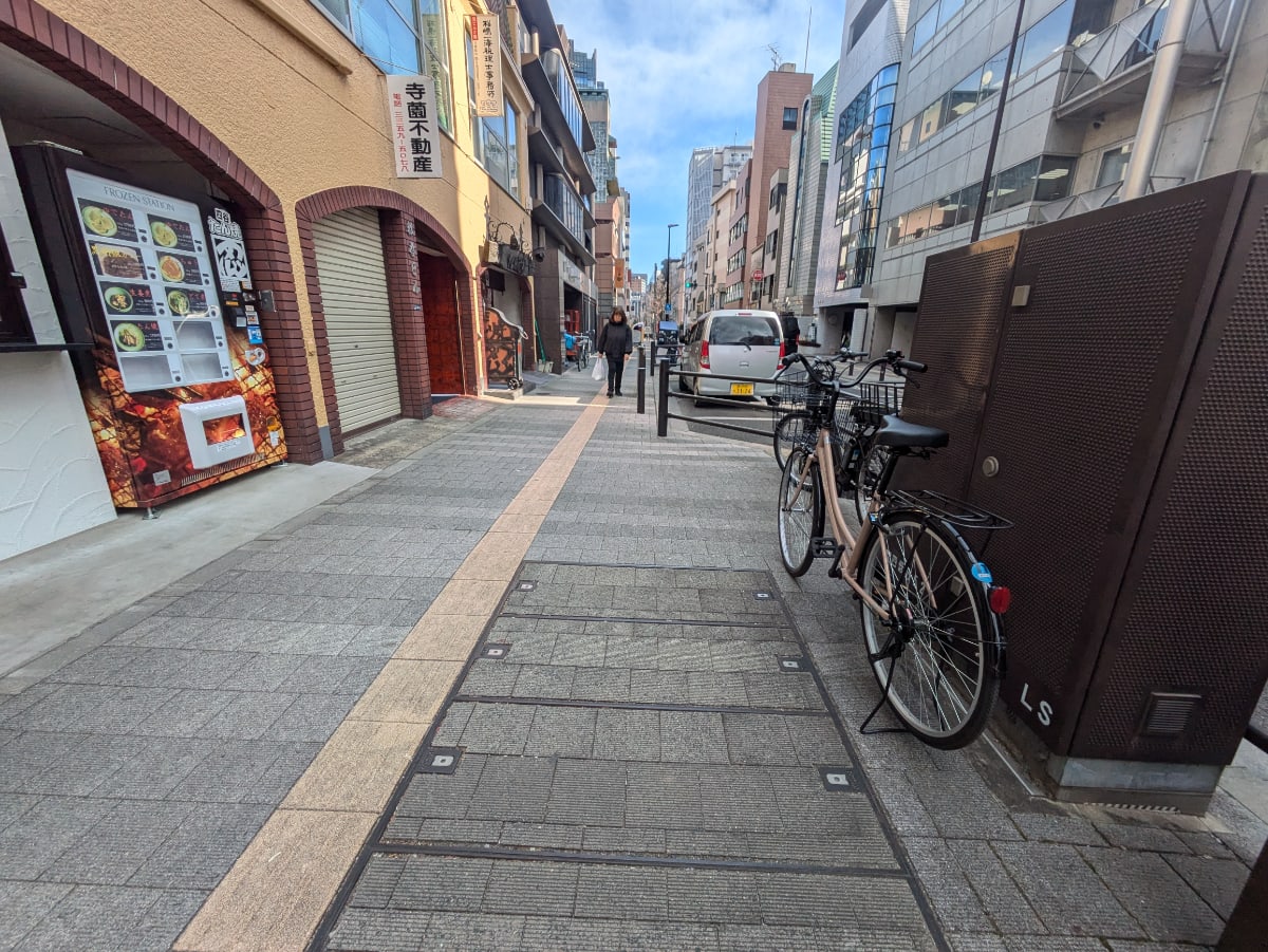 v20250622150557/fresh/building/J00100375530_2
