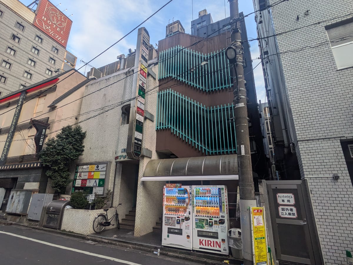 v20250625150905/fresh/building/J00100366380_6