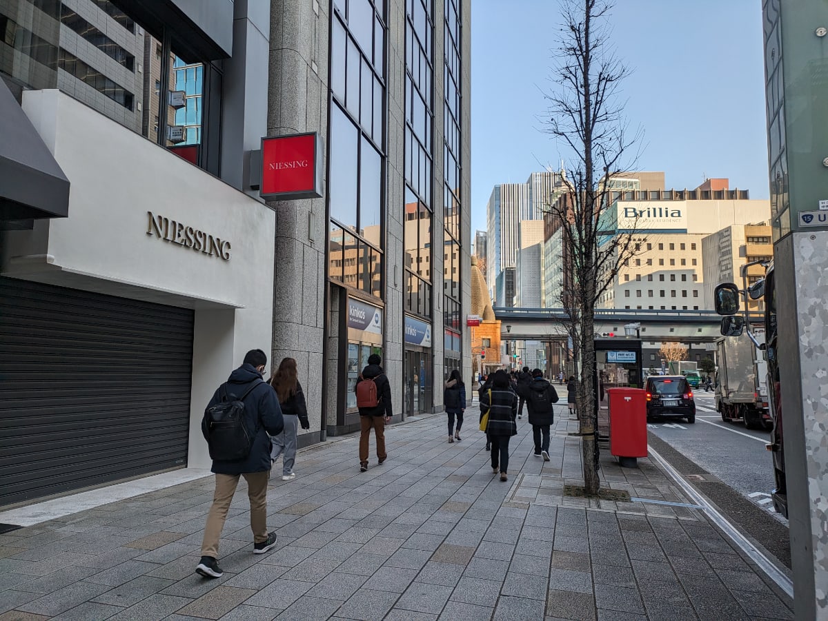 v20250625150905/fresh/building/J00100385305_9