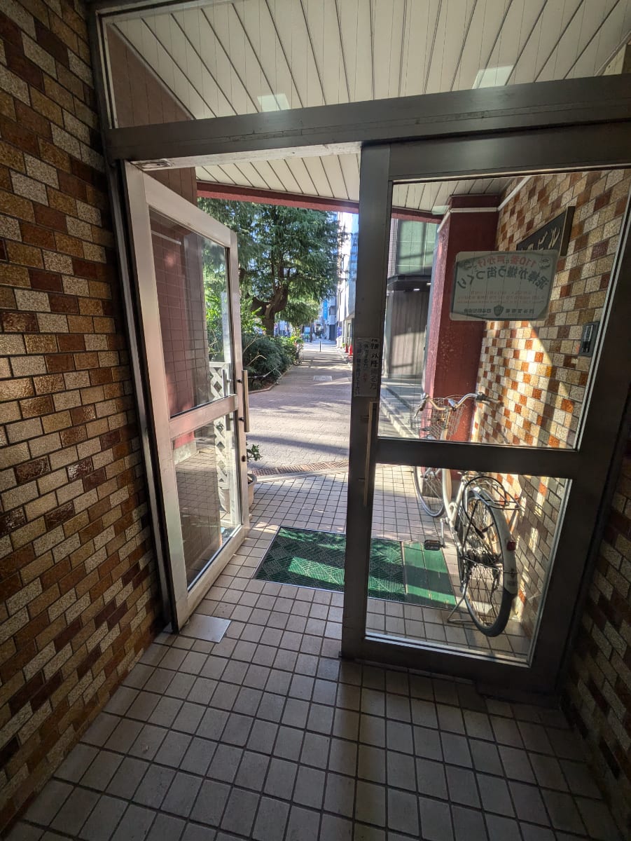v20250625150905/fresh/building/J00100387957_6