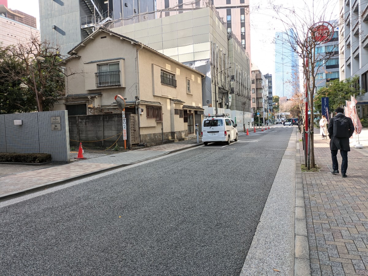 v20250714150702/fresh/building/J00100494220_8