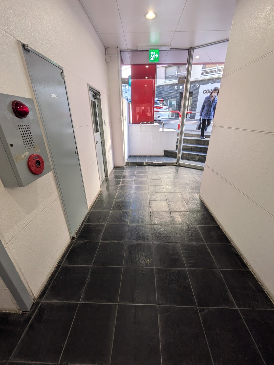 v20250822150702/fresh/building/J00100372043_17