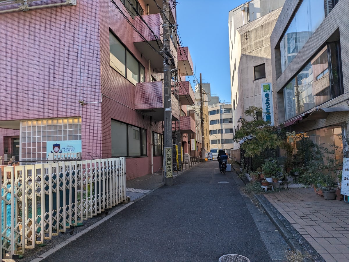 v20250822150702/fresh/building/J00100502484_9