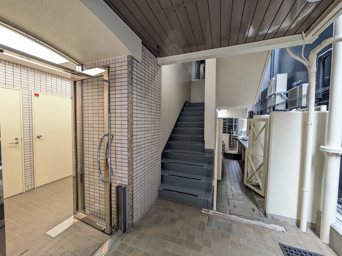 v20250829150804/fresh/building/J00100389298_13