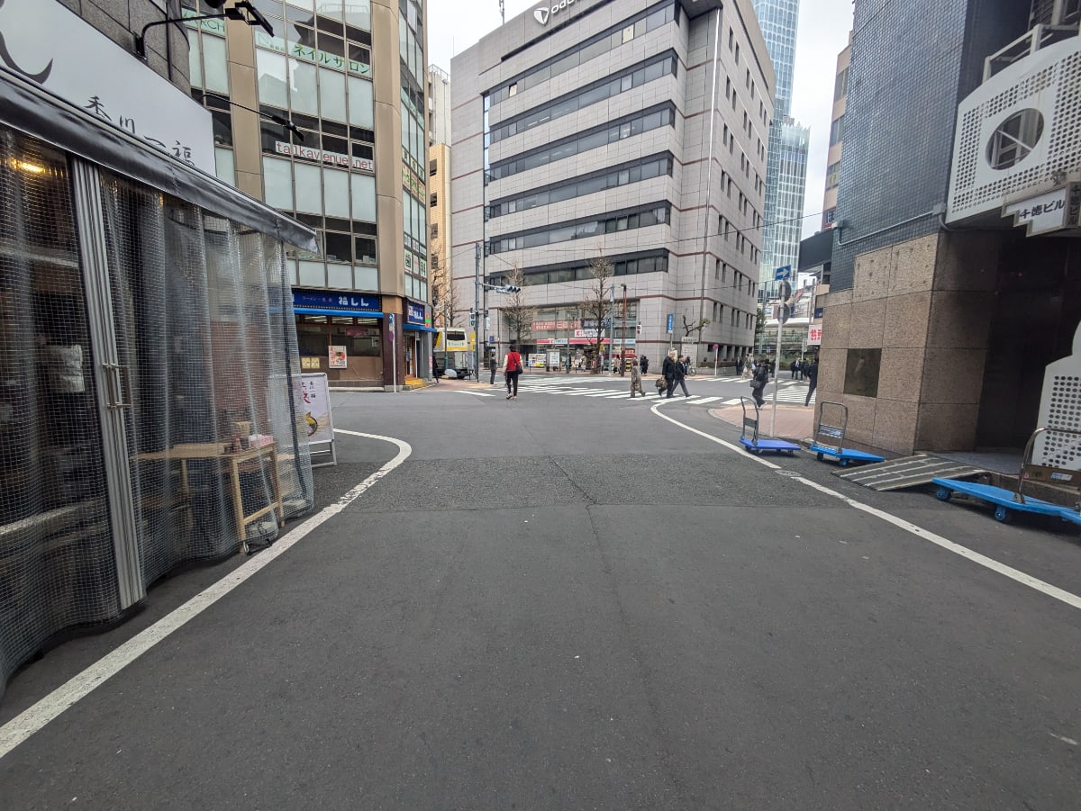 v20250903150709/fresh/building/J00100374992_10