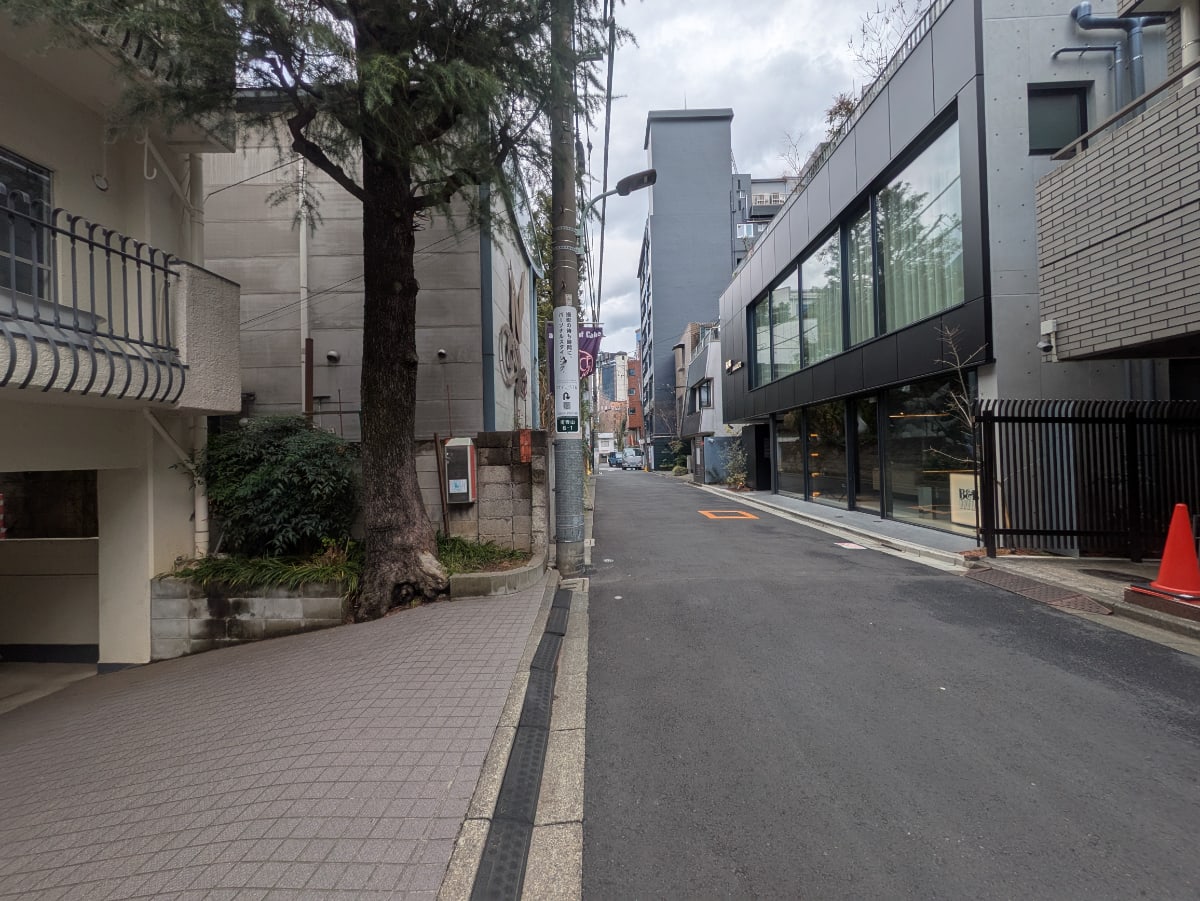 v20250903150709/fresh/building/J00100377304_12