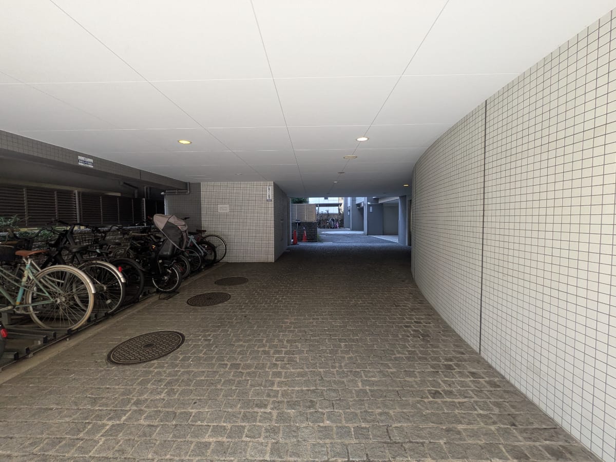 v20250904150707/fresh/building/J00100357044_9