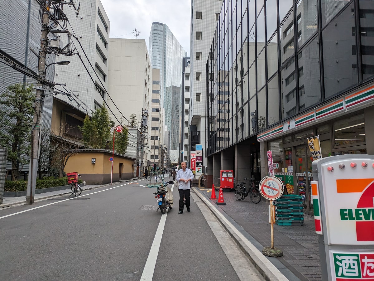 v20250904150707/fresh/building/J00100390864_24