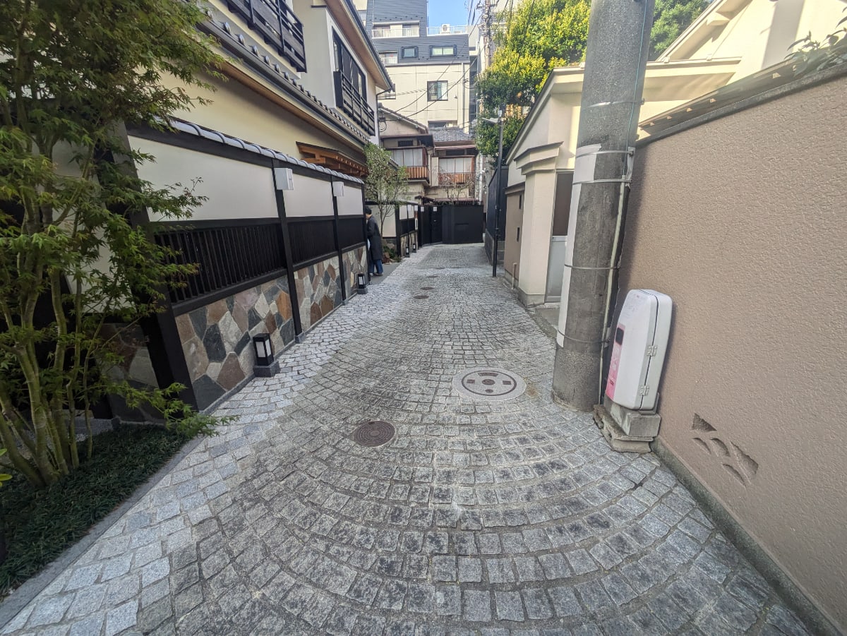 v20250905150805/fresh/building/J00100512248_2
