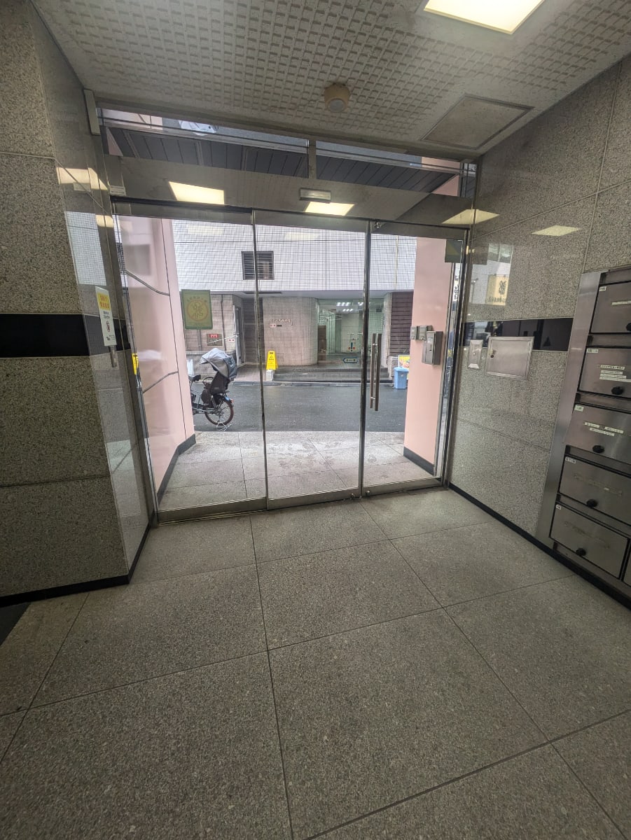 v20250906150552/fresh/building/J00100380402_12