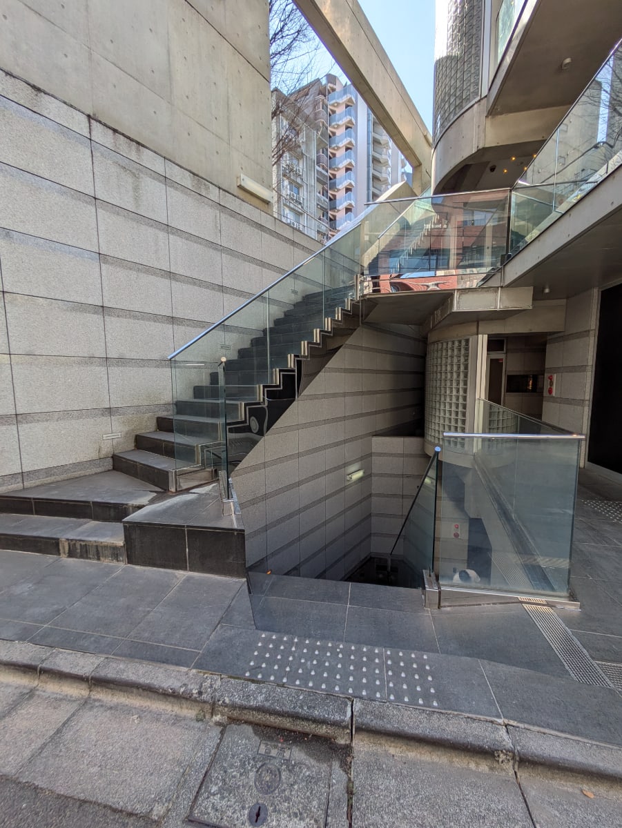 v20250906150552/fresh/building/J00100402715_15