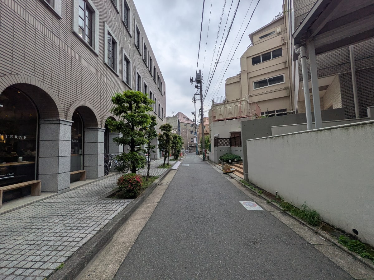 v20250913150703/fresh/building/J00100379772_11