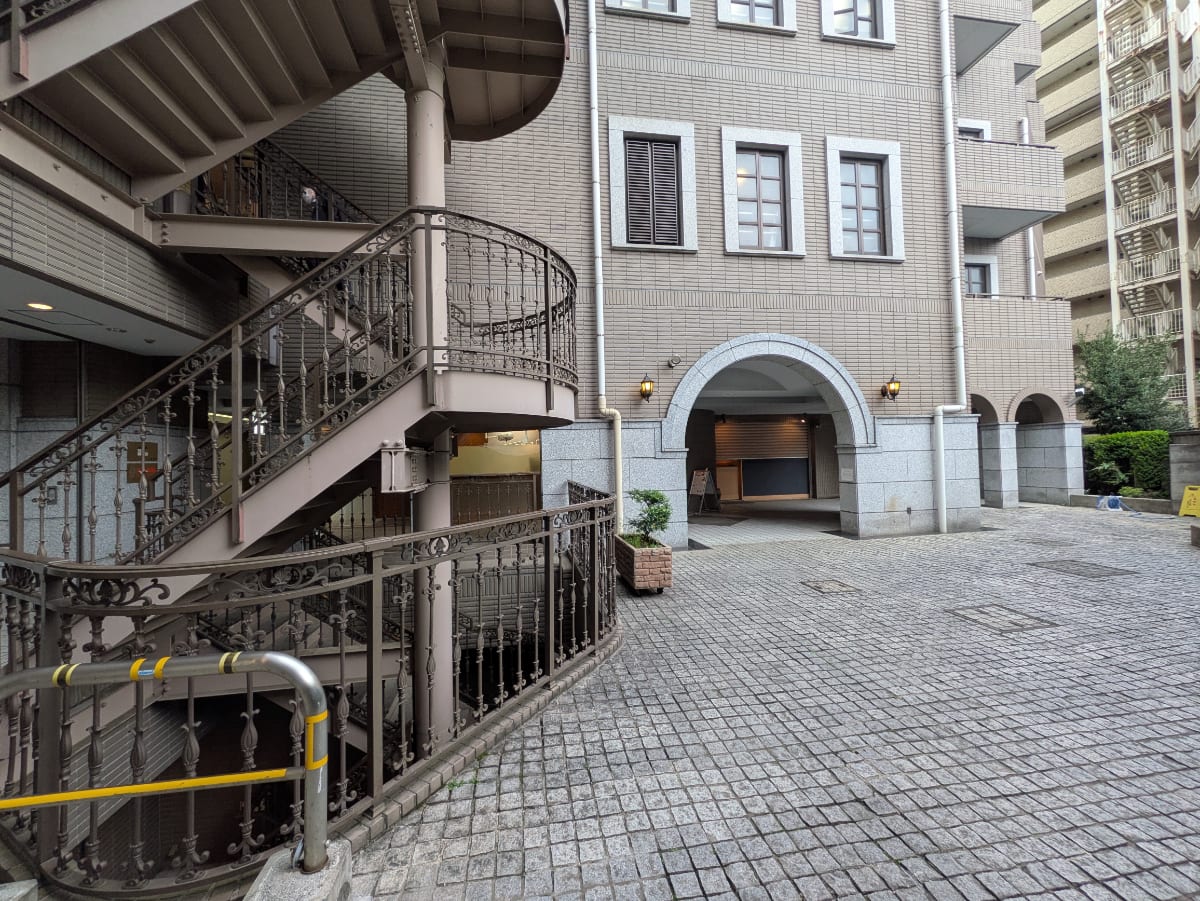 v20250913150703/fresh/building/J00100379772_3