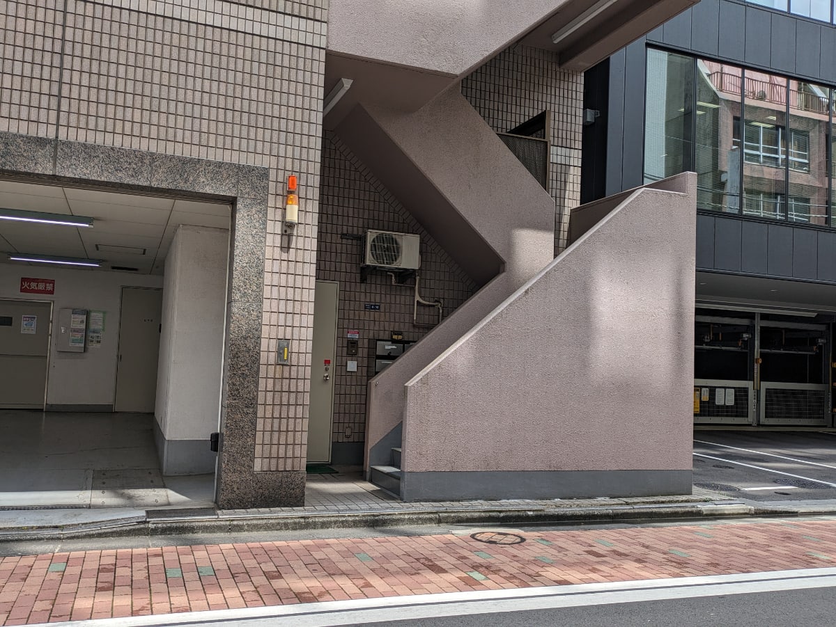 v20250913150703/fresh/building/J00100381049_15