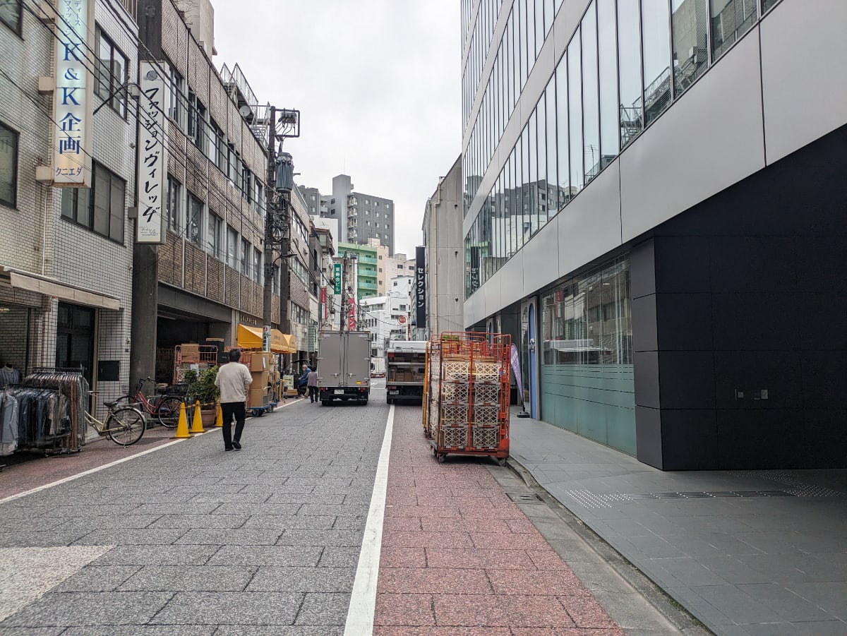v20250913150703/fresh/building/J00100395267_14