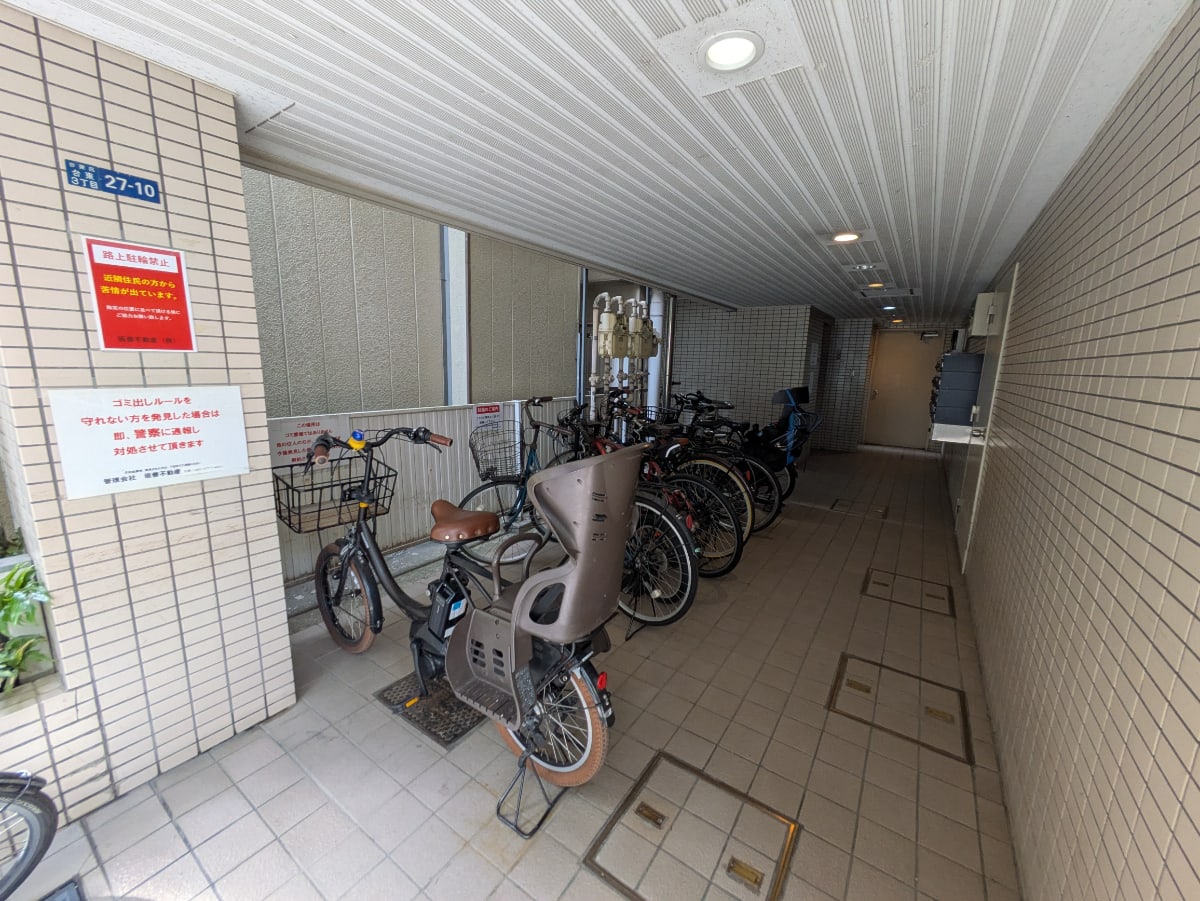 v20250913150703/fresh/building/J00100401983_12