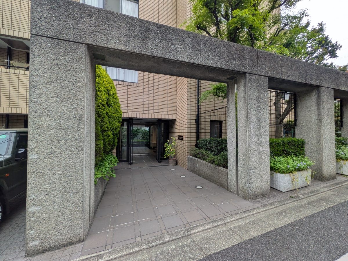 v20250913150703/fresh/building/J00100415896_3