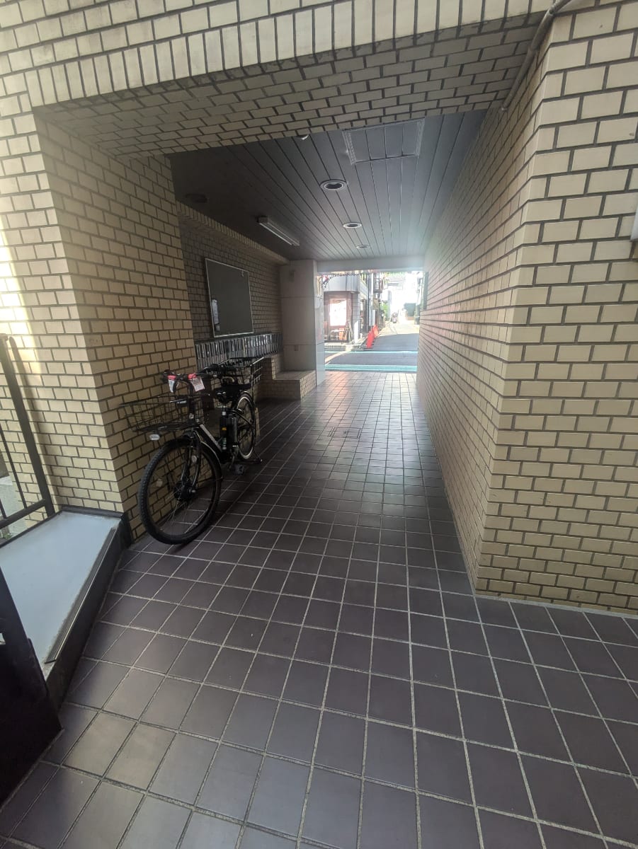 v20250913150703/fresh/building/J00100437445_8