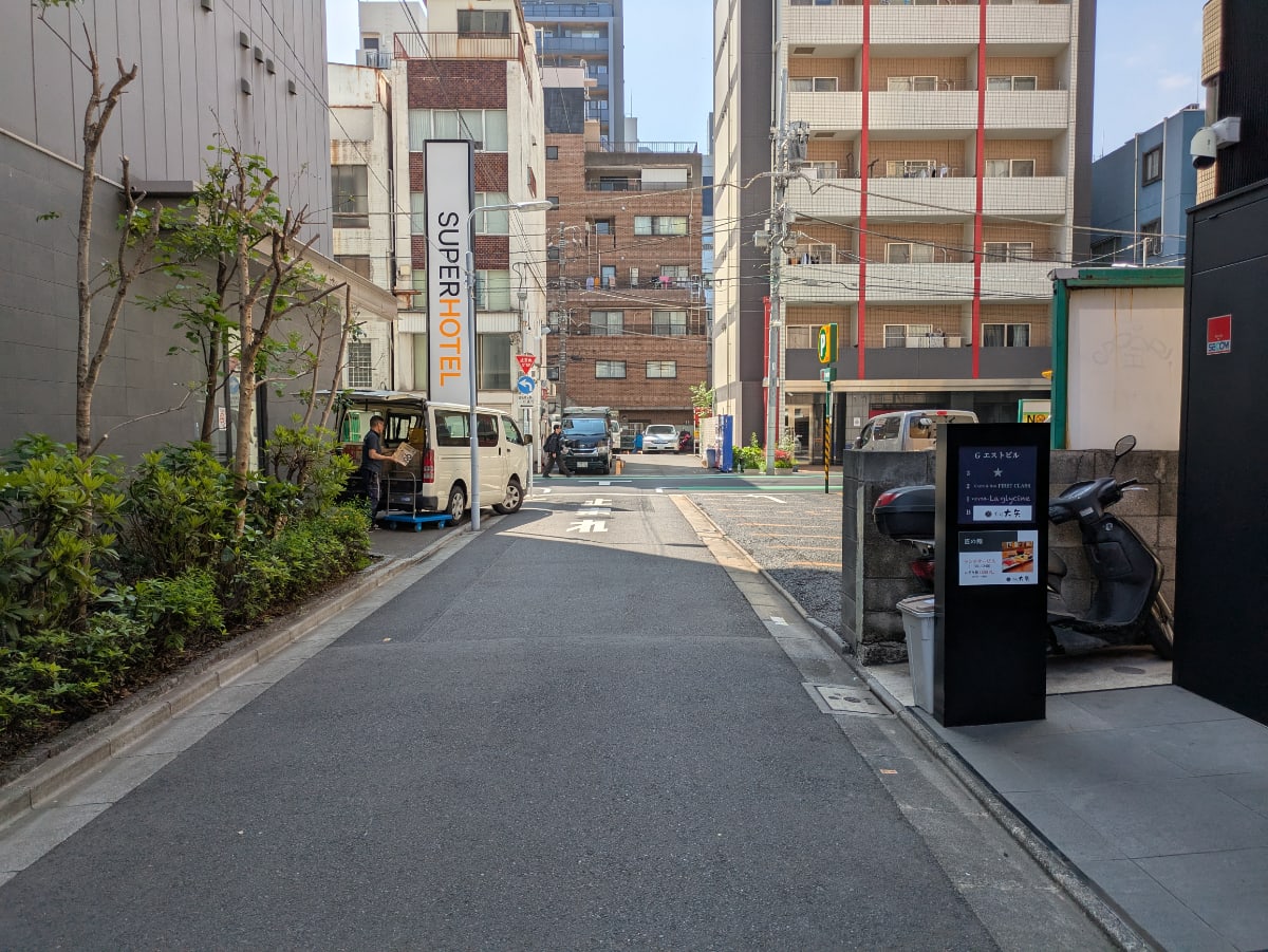 v20250913150703/fresh/building/J00100468916_13