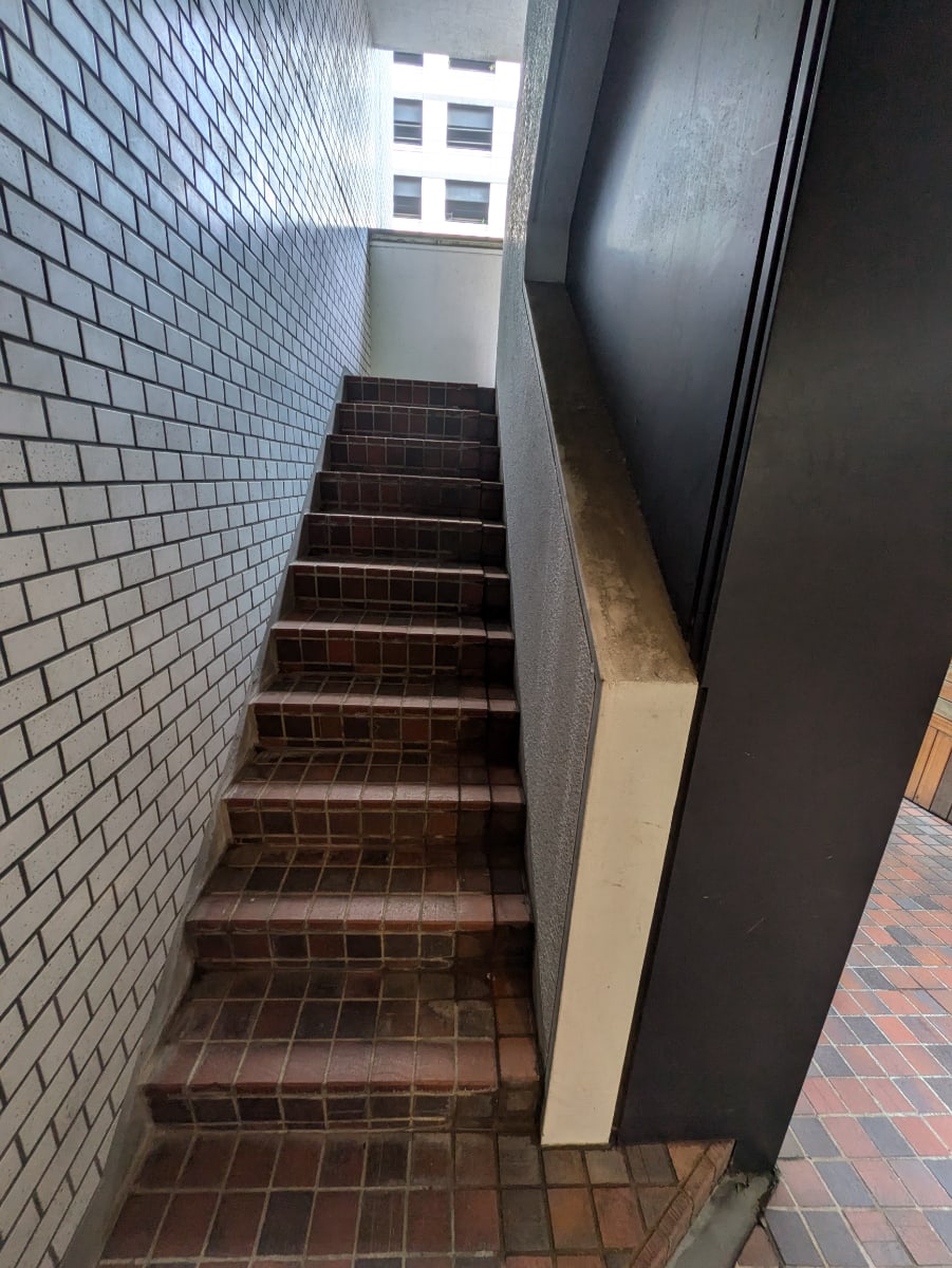 v20250918150711/fresh/building/J00100360252_11