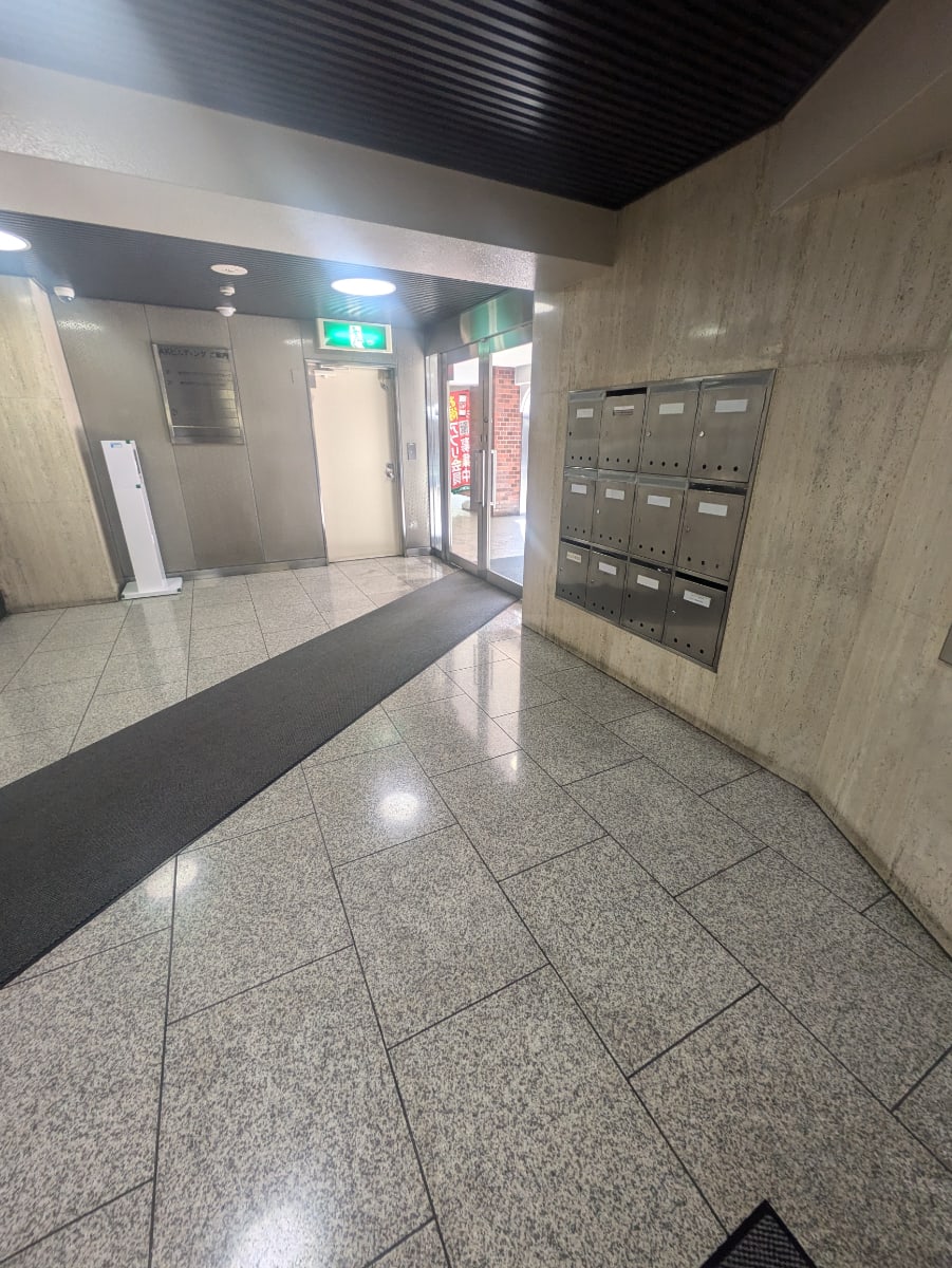 v20250918150711/fresh/building/J00100383584_9