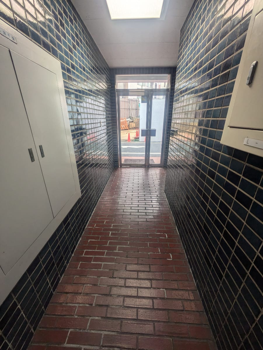 v20250918150711/fresh/building/J00100413586_9