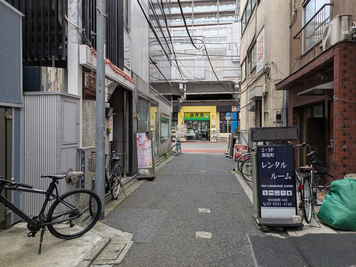 v20250918150711/fresh/building/J00100418350_12
