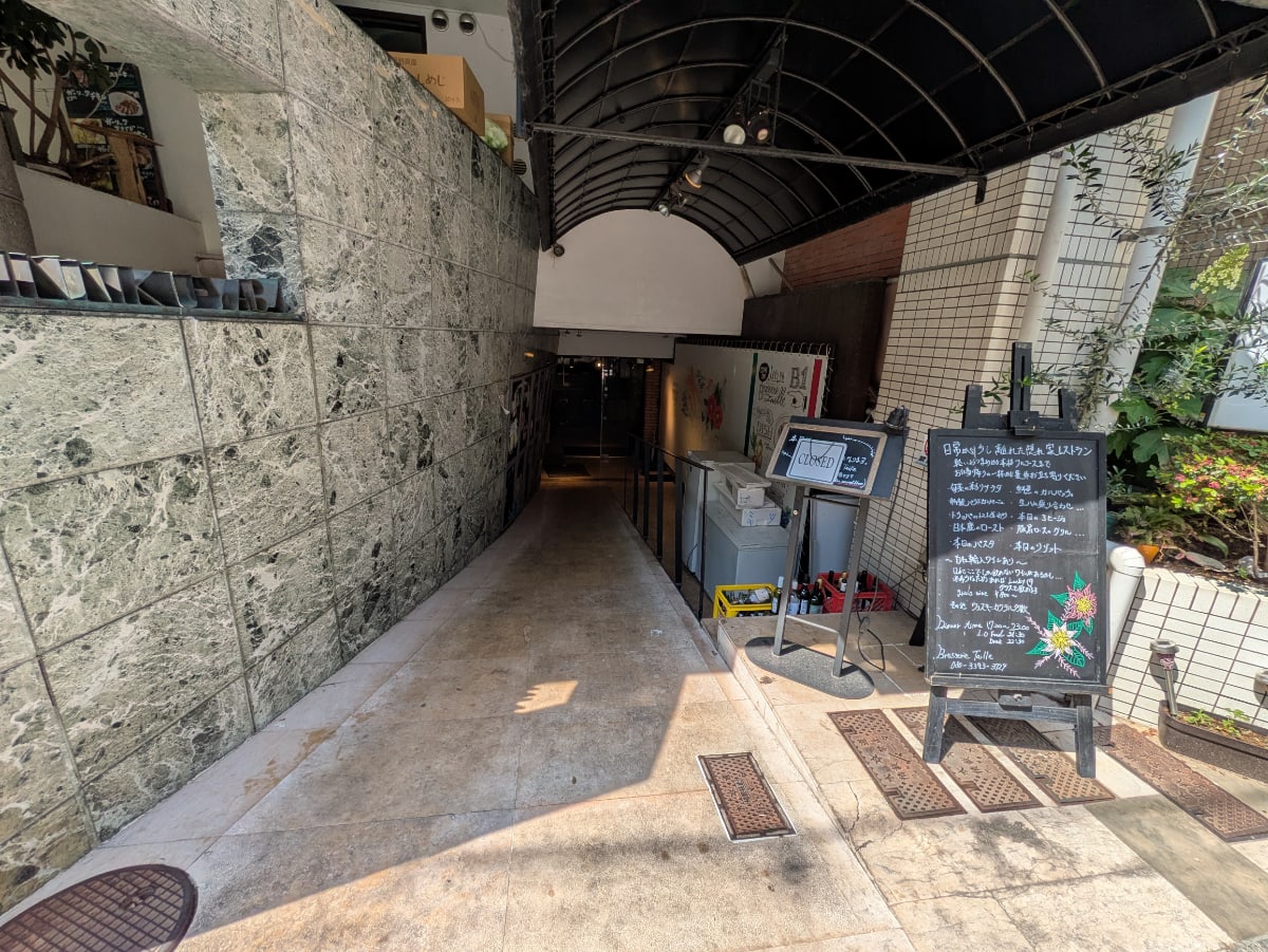 v20250918150711/fresh/building/J00100437068_11
