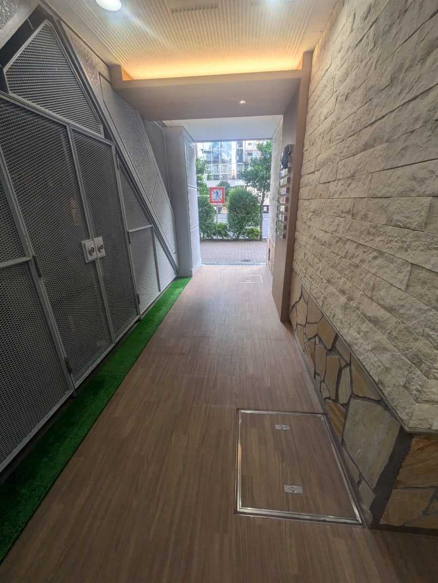 v20250920150703/fresh/building/J00100376338_9