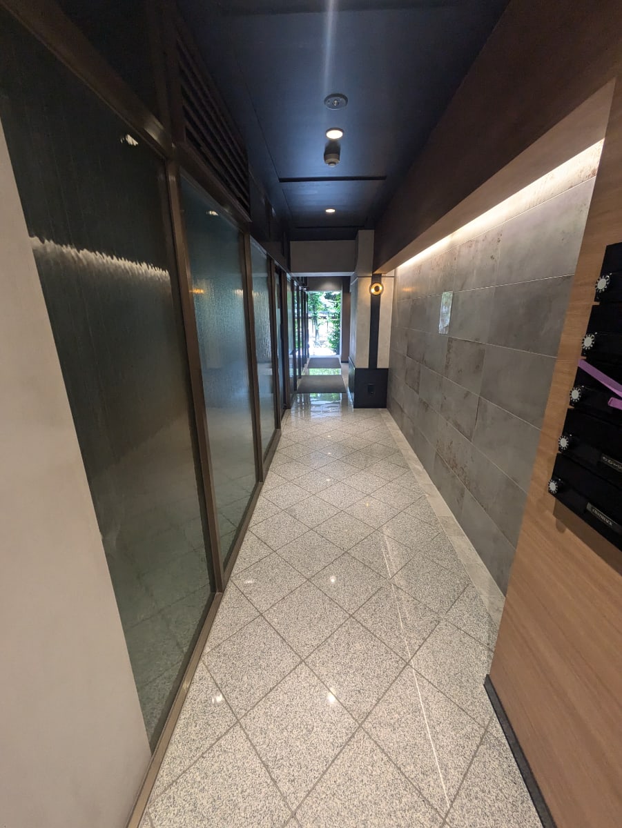 v20250920150703/fresh/building/J00100377806_7