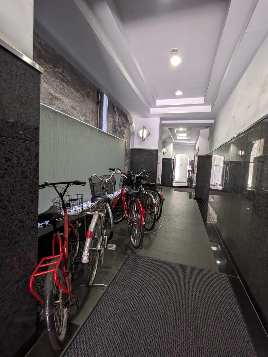 v20250920150703/fresh/building/J00100389814_12