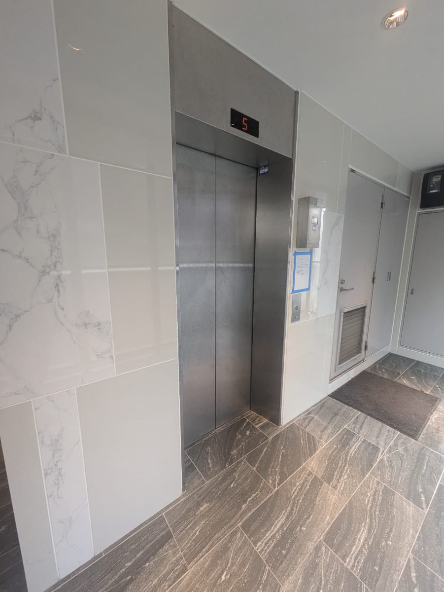 v20250922150703/fresh/building/J00100384166_4