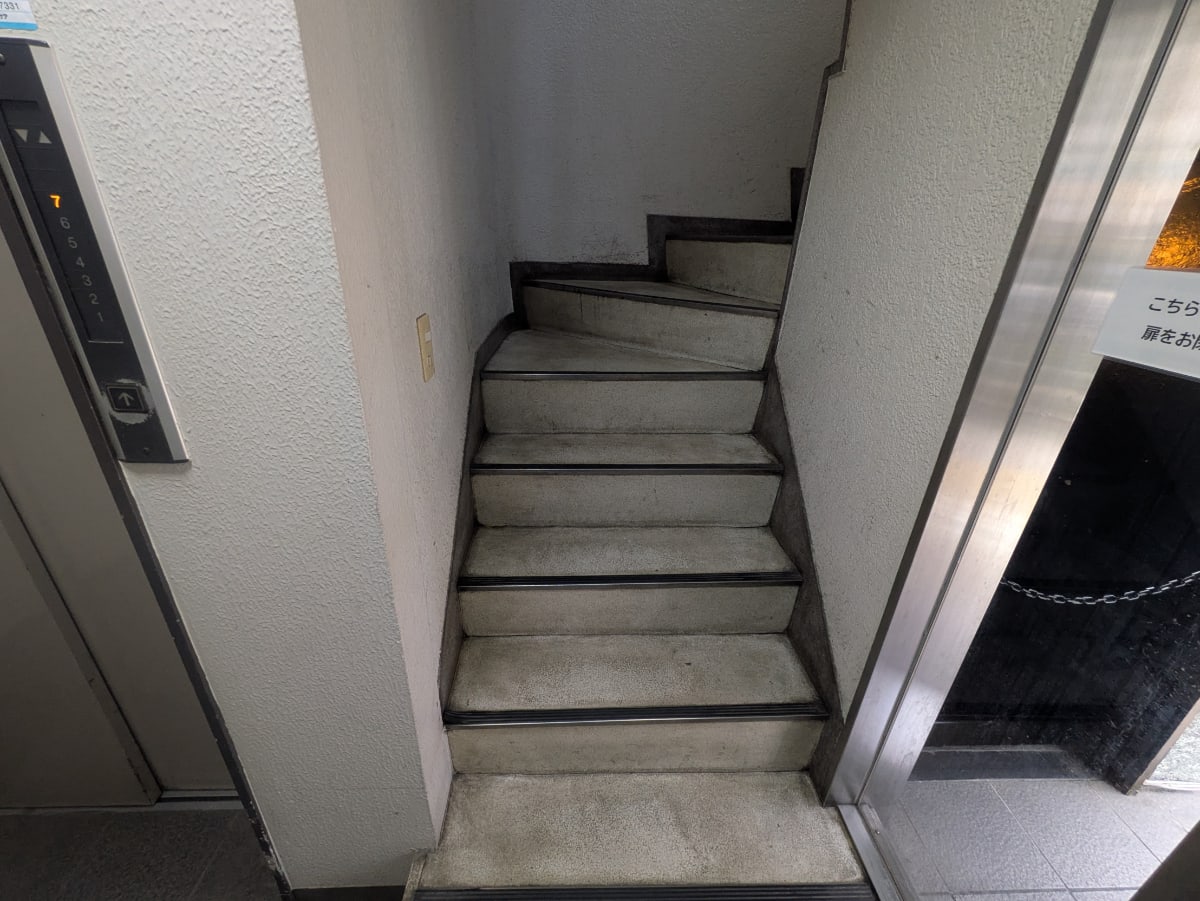 v20250924150708/fresh/building/J00100366977_17