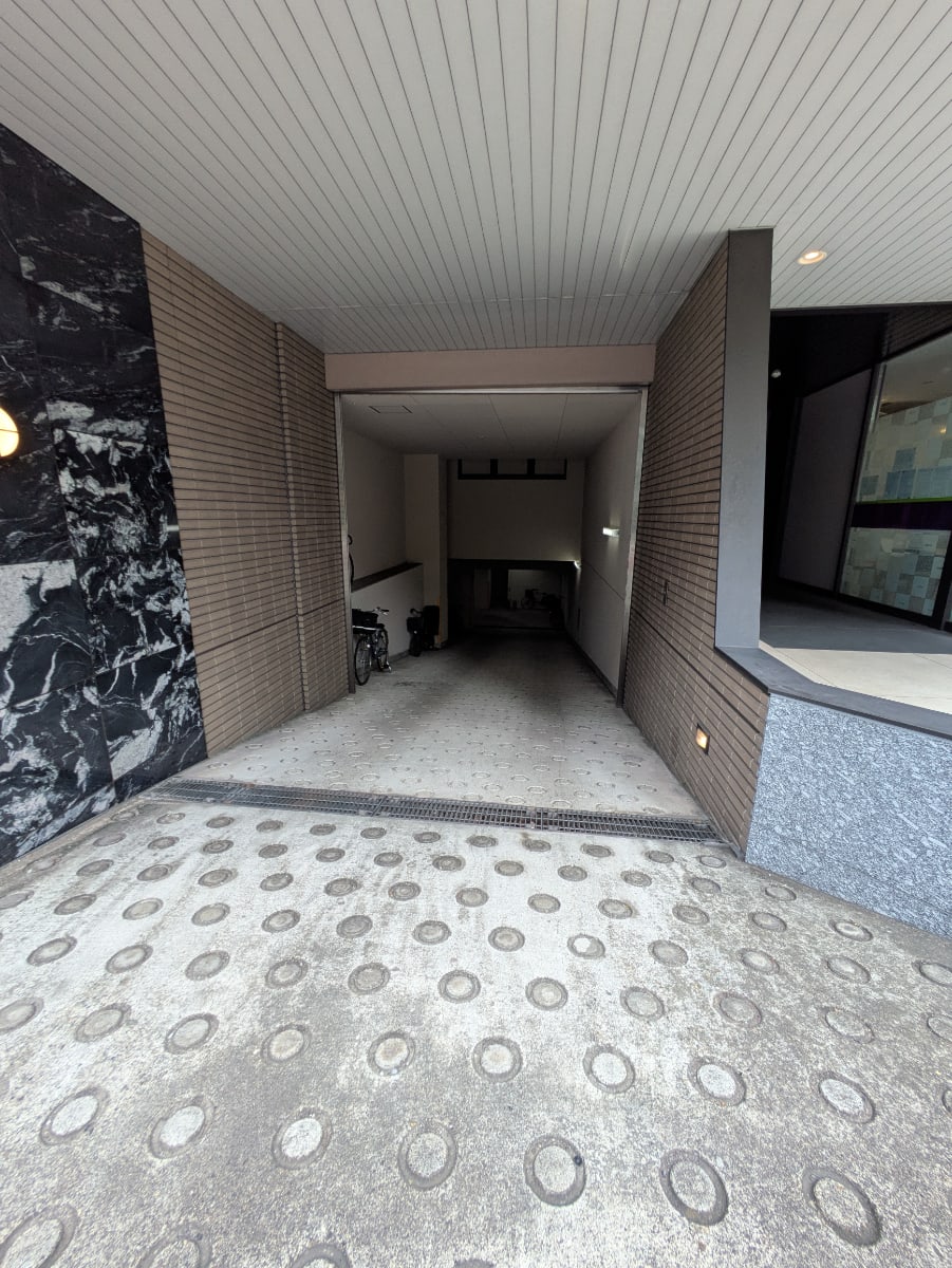 v20250925150706/fresh/building/J00100370376_16