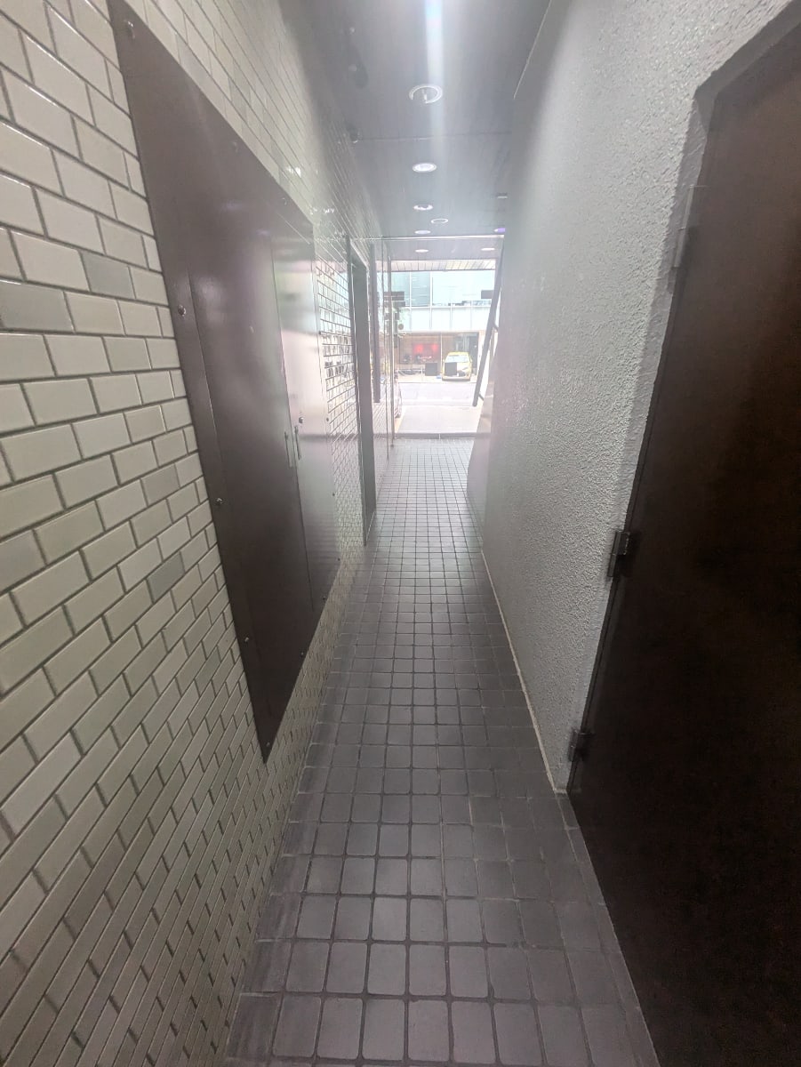 v20250925150706/fresh/building/J00100384437_11