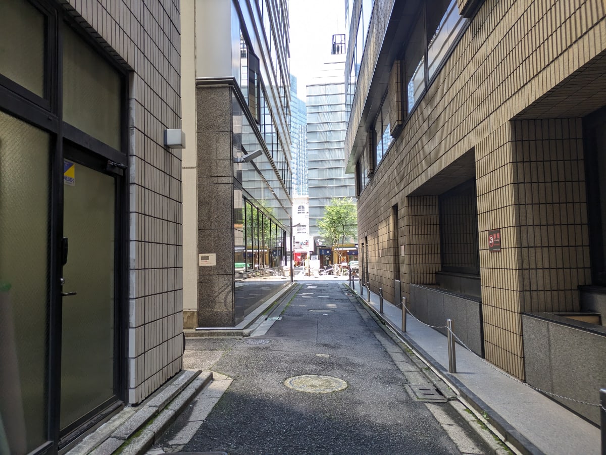 v20250925150706/fresh/building/J00100386028_15