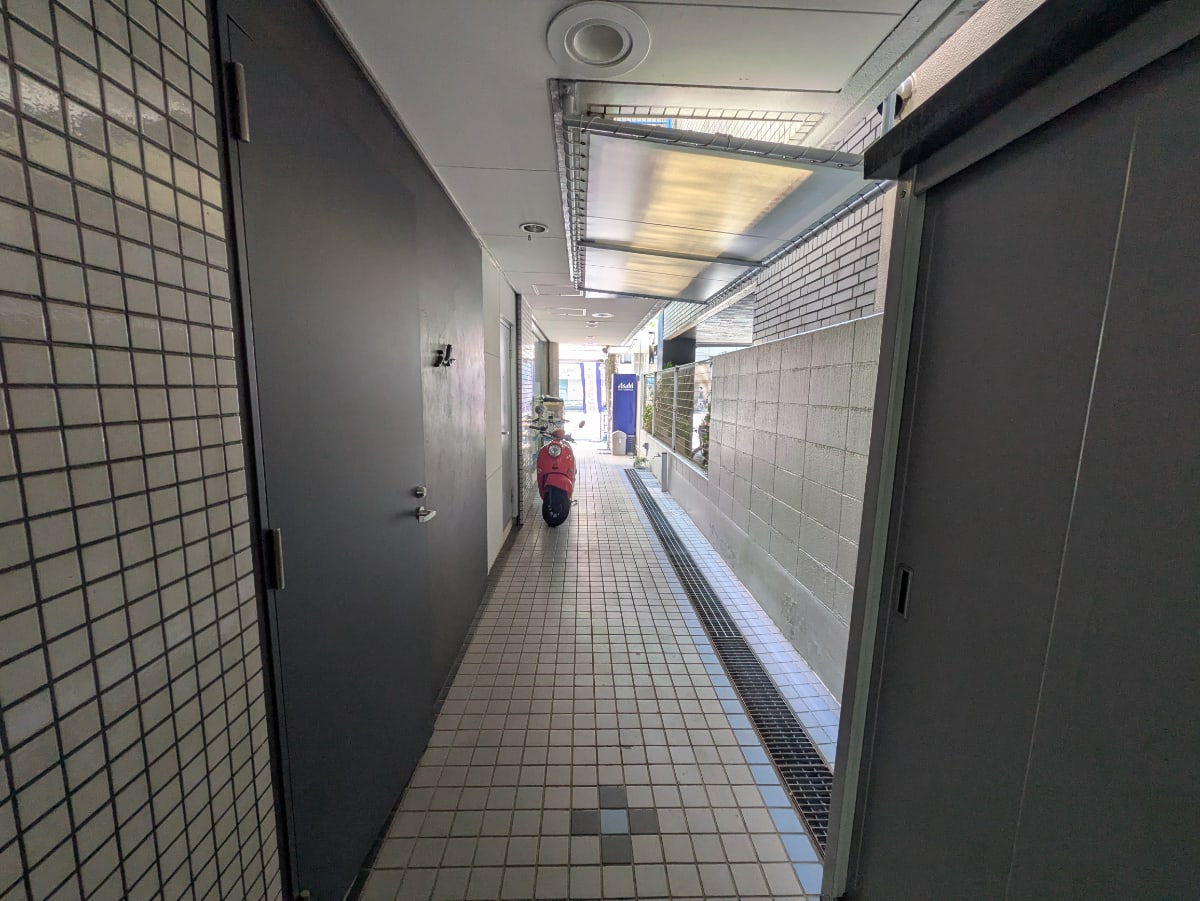 v20250925150706/fresh/building/J00100418593_15