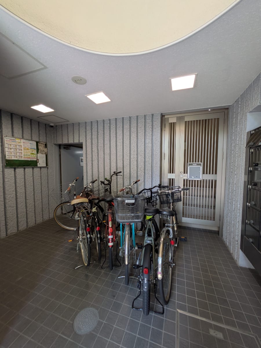 v20250927150705/fresh/building/J00100372537_12