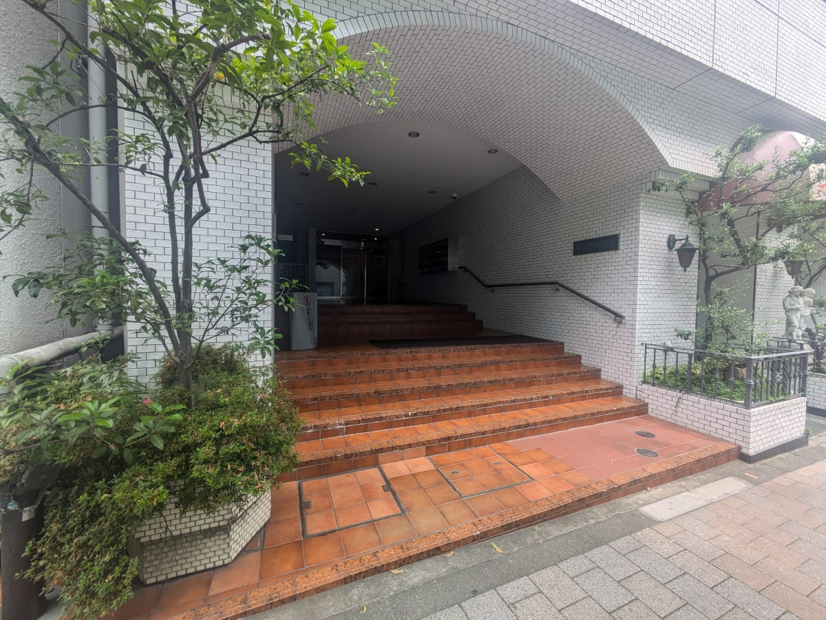v20250927150705/fresh/building/J00100384013_3