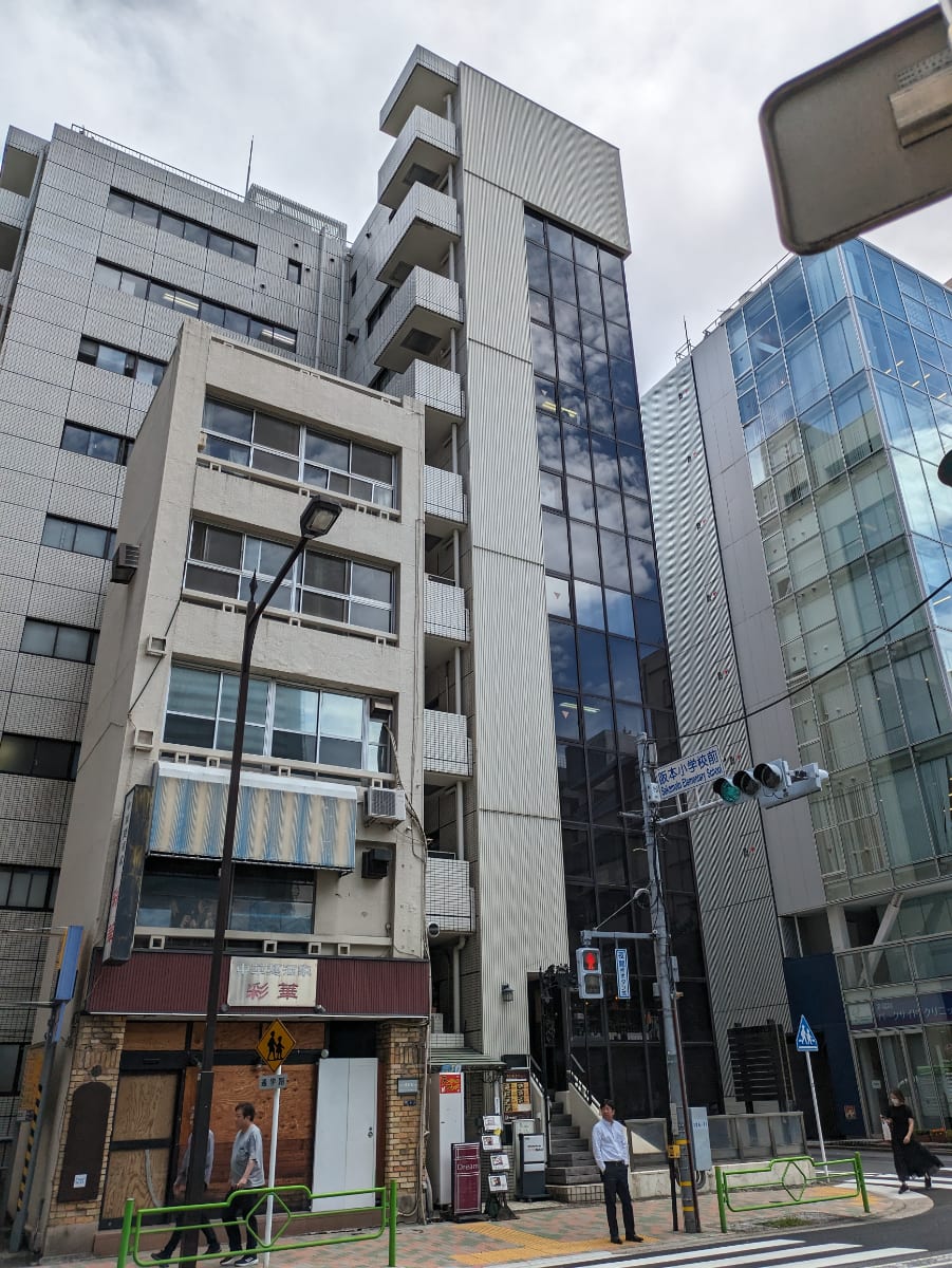 v20250927150706/fresh/building/J00100383925_16