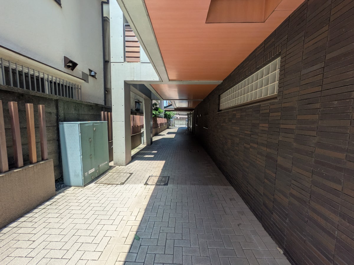v20250927150706/fresh/building/J00100403925_9