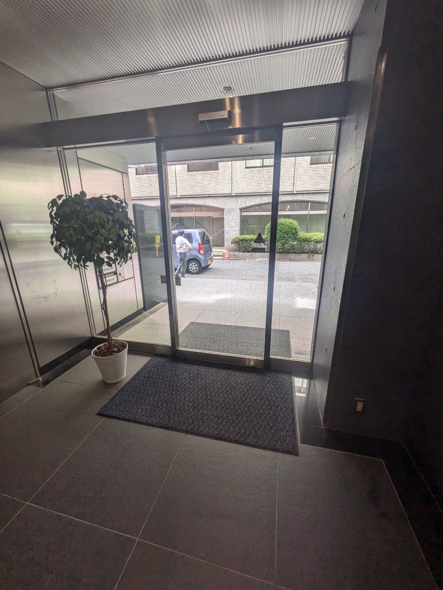 v20250929150708/fresh/building/J00100384044_9