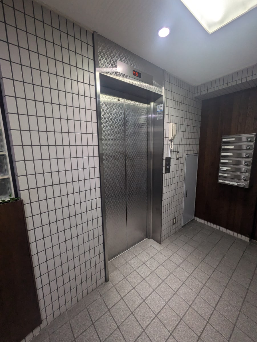 v20250929150708/fresh/building/J00100384046_4