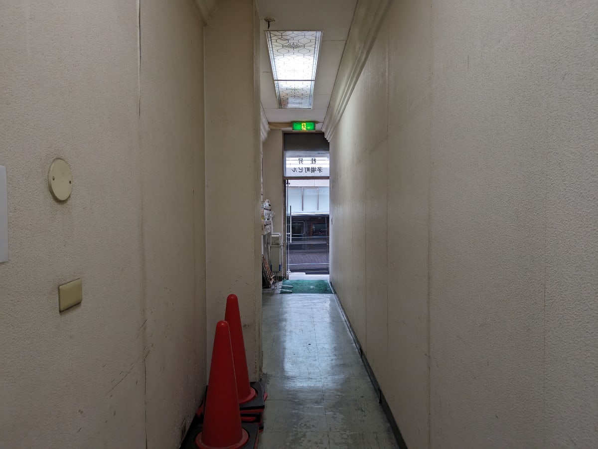 v20250929150708/fresh/building/J00100385627_11