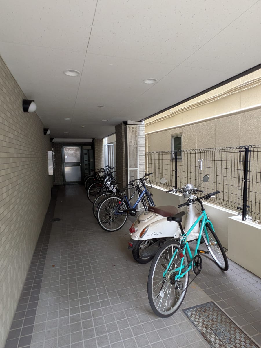 v20250929150708/fresh/building/J00100402888_11